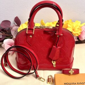 LOUIS VUITTON Alma BB Vernis pompe d´amoure M90174