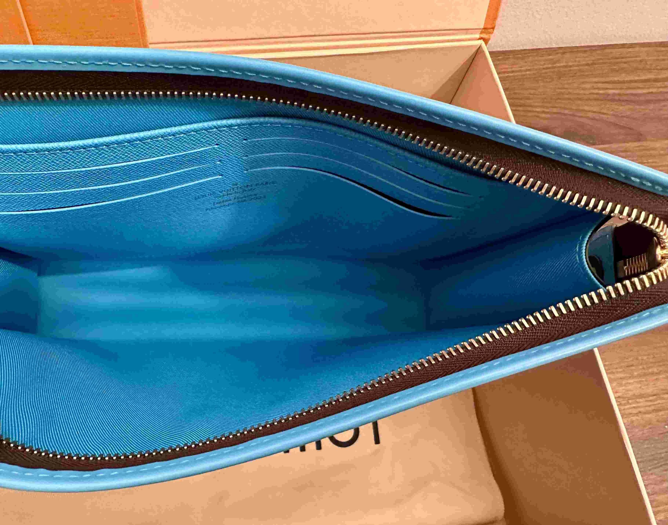 LOUIS VUITTON Sondermodell Poch Voyage No. 7 M81204 – Bild 3