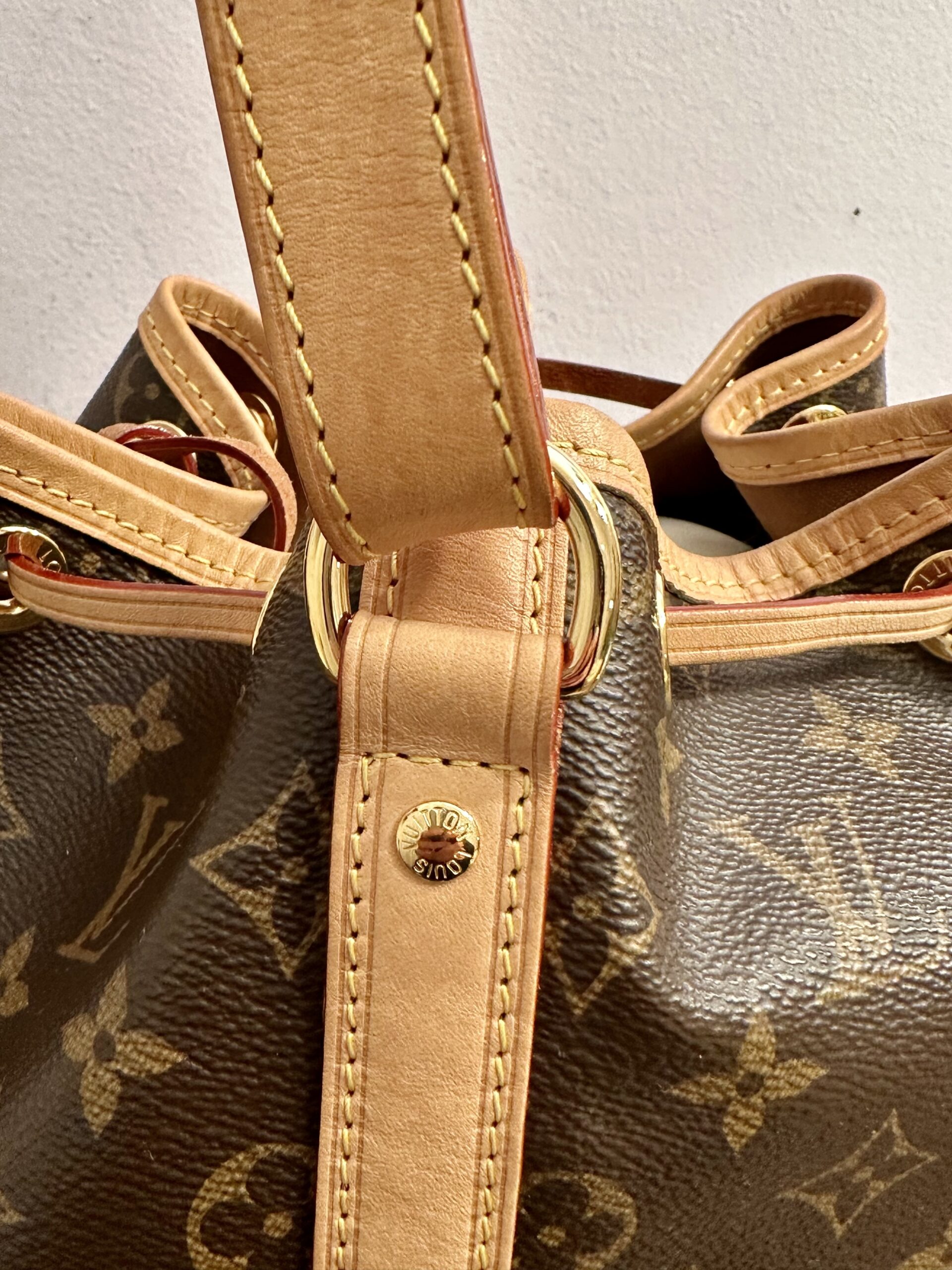 LOUIS VUITTON Noe Petit monogram M46984, RFID-Chip, 2024 – Bild 10