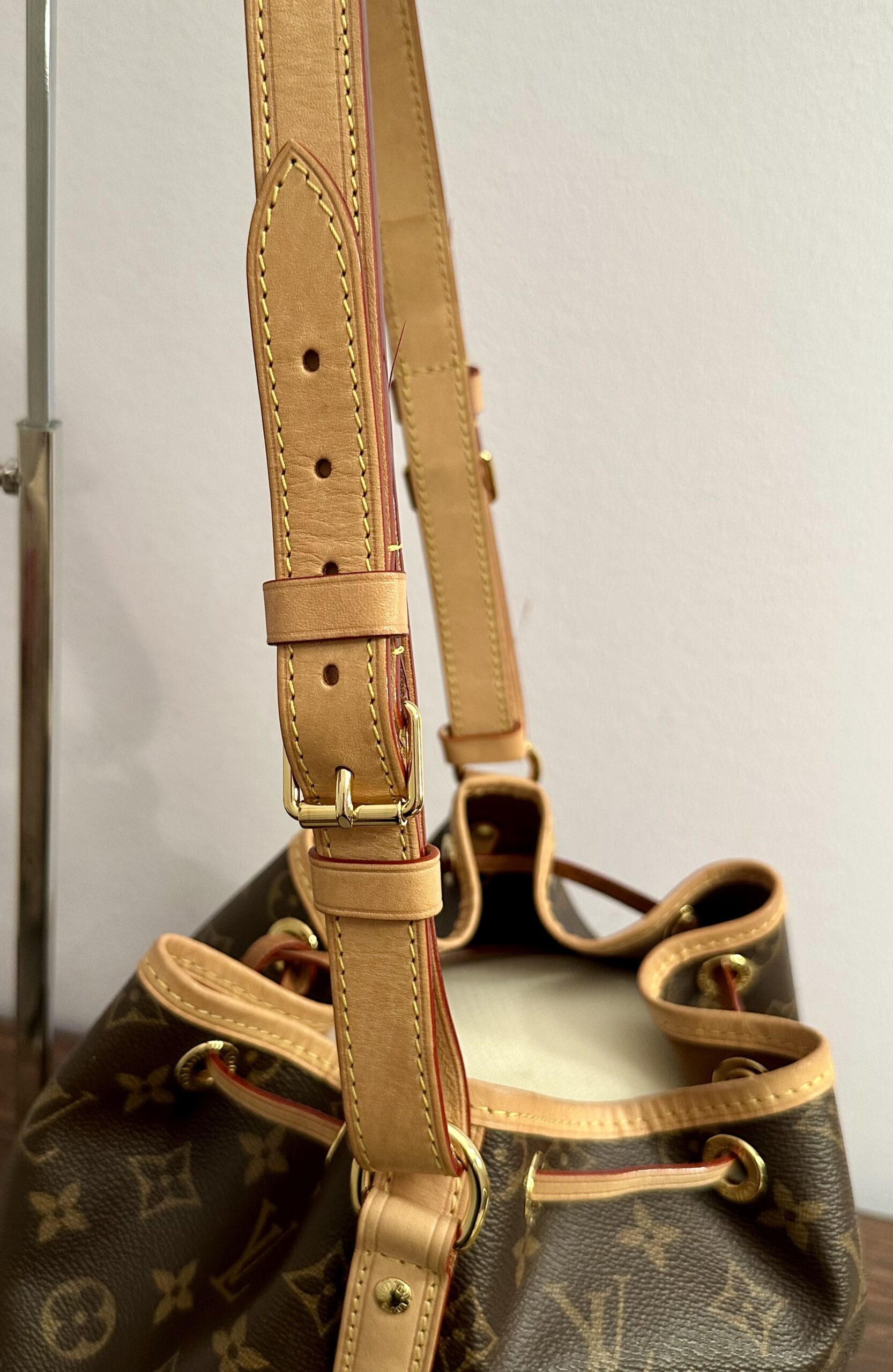 LOUIS VUITTON Noe Petit monogram M46984, RFID-Chip, 2024 – Bild 11