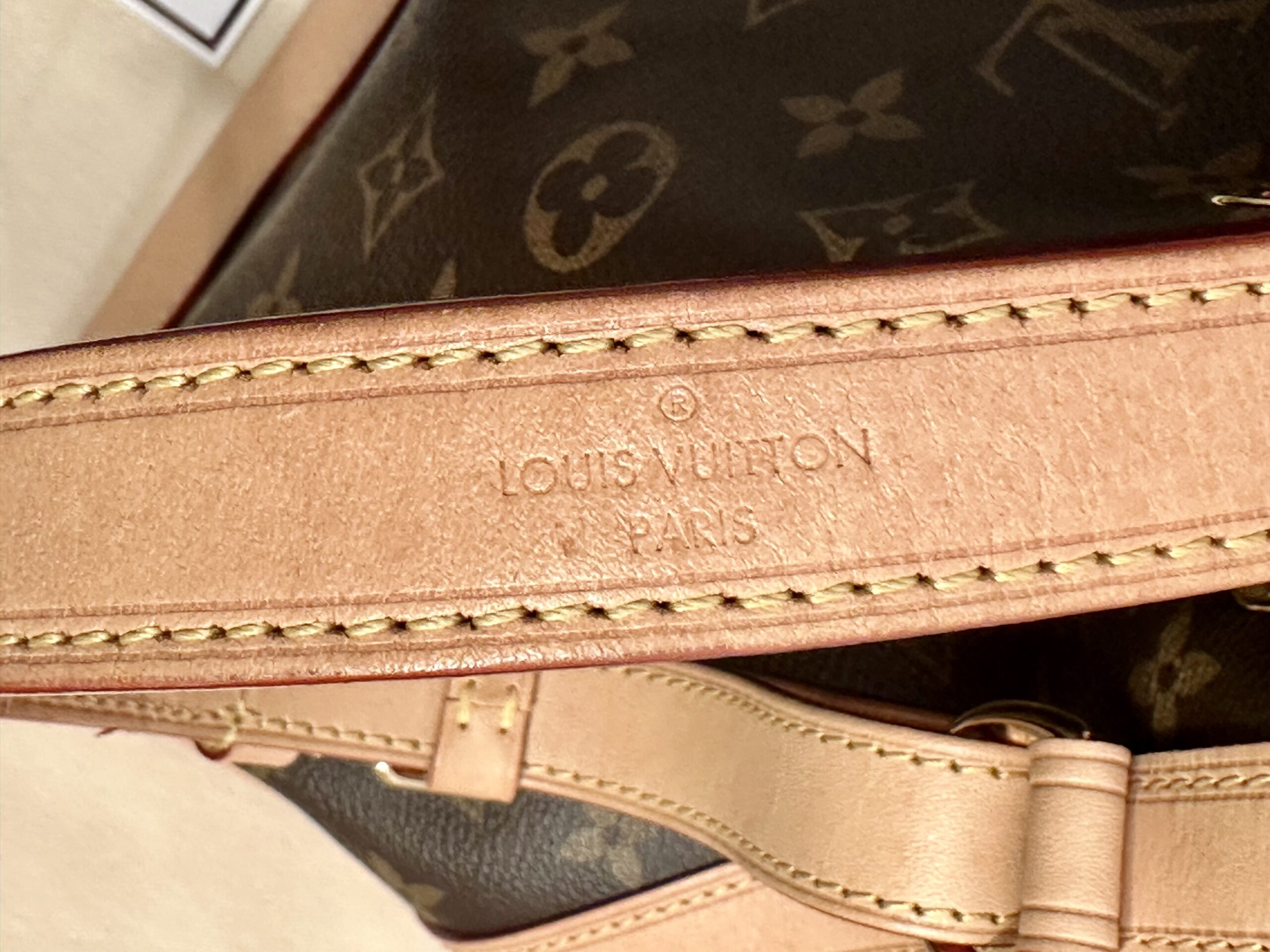 LOUIS VUITTON Noe Petit monogram M46984, RFID-Chip, 2024 – Bild 5