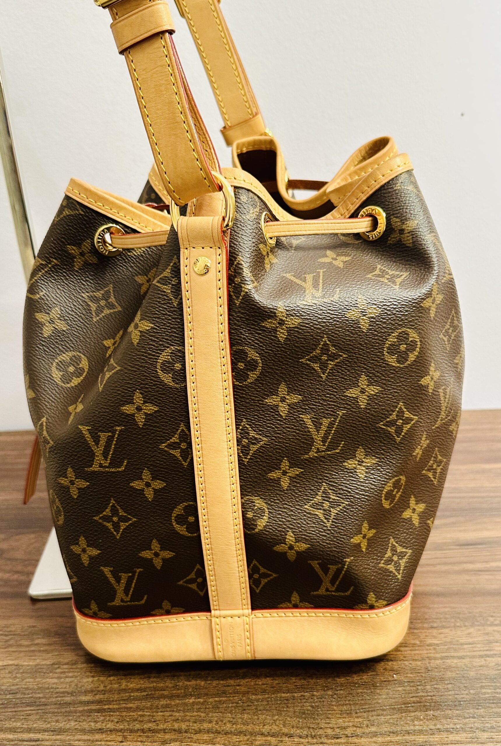 LOUIS VUITTON Noe Petit monogram M46984, RFID-Chip, 2024 – Bild 8