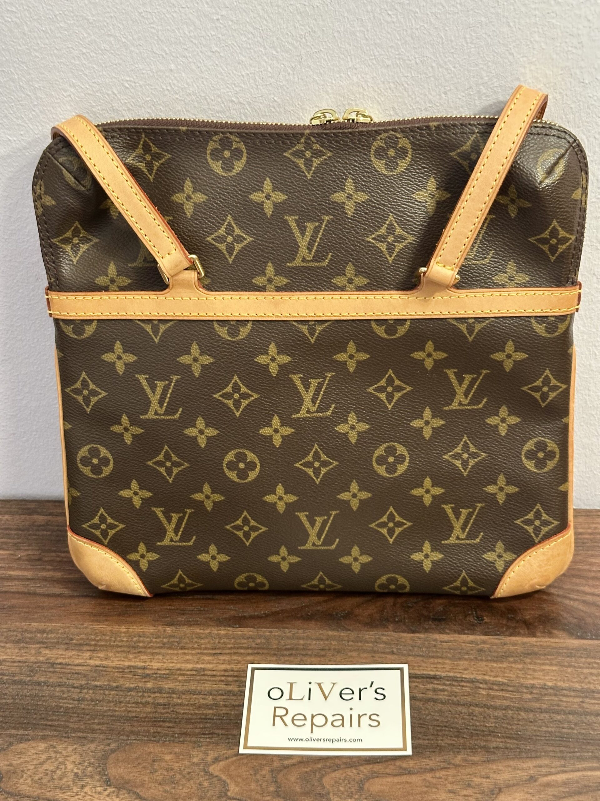 LOUIS VUITTON Coussin GM M51141, Datacode VI1014 – Bild 4