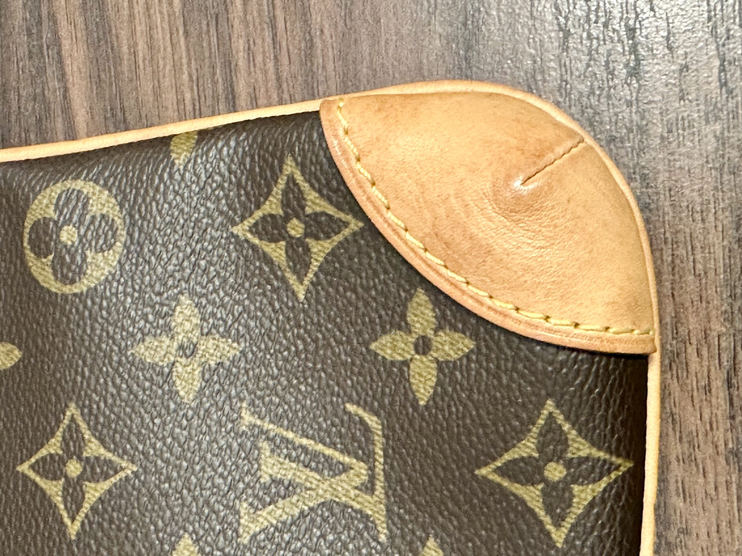 LOUIS VUITTON Coussin GM M51141, Datacode VI1014 – Bild 10