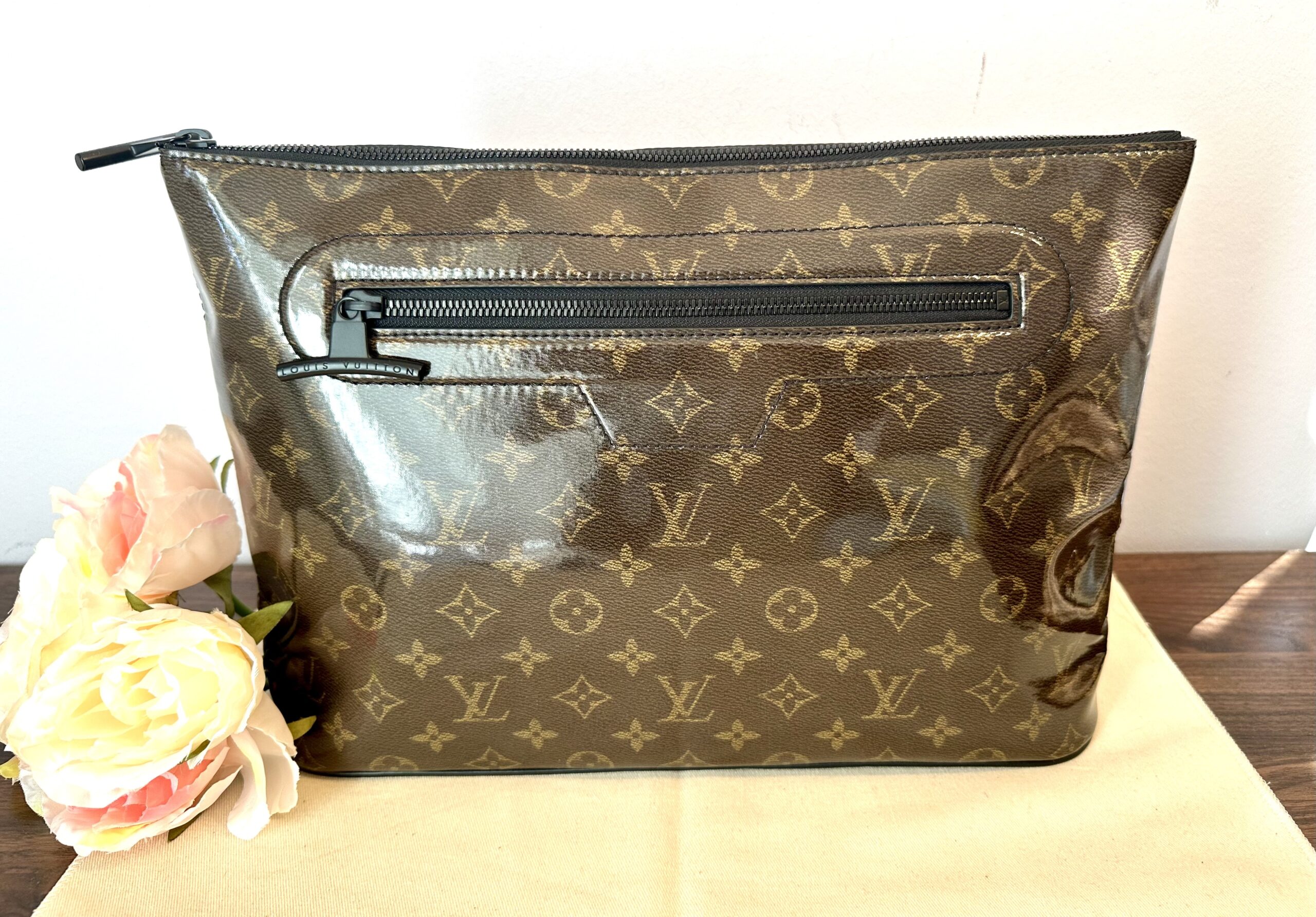 LOUIS VUITTON Pochette Cosmos GLAZE (Glasur) Sonderedition mit Sonderstempel innen