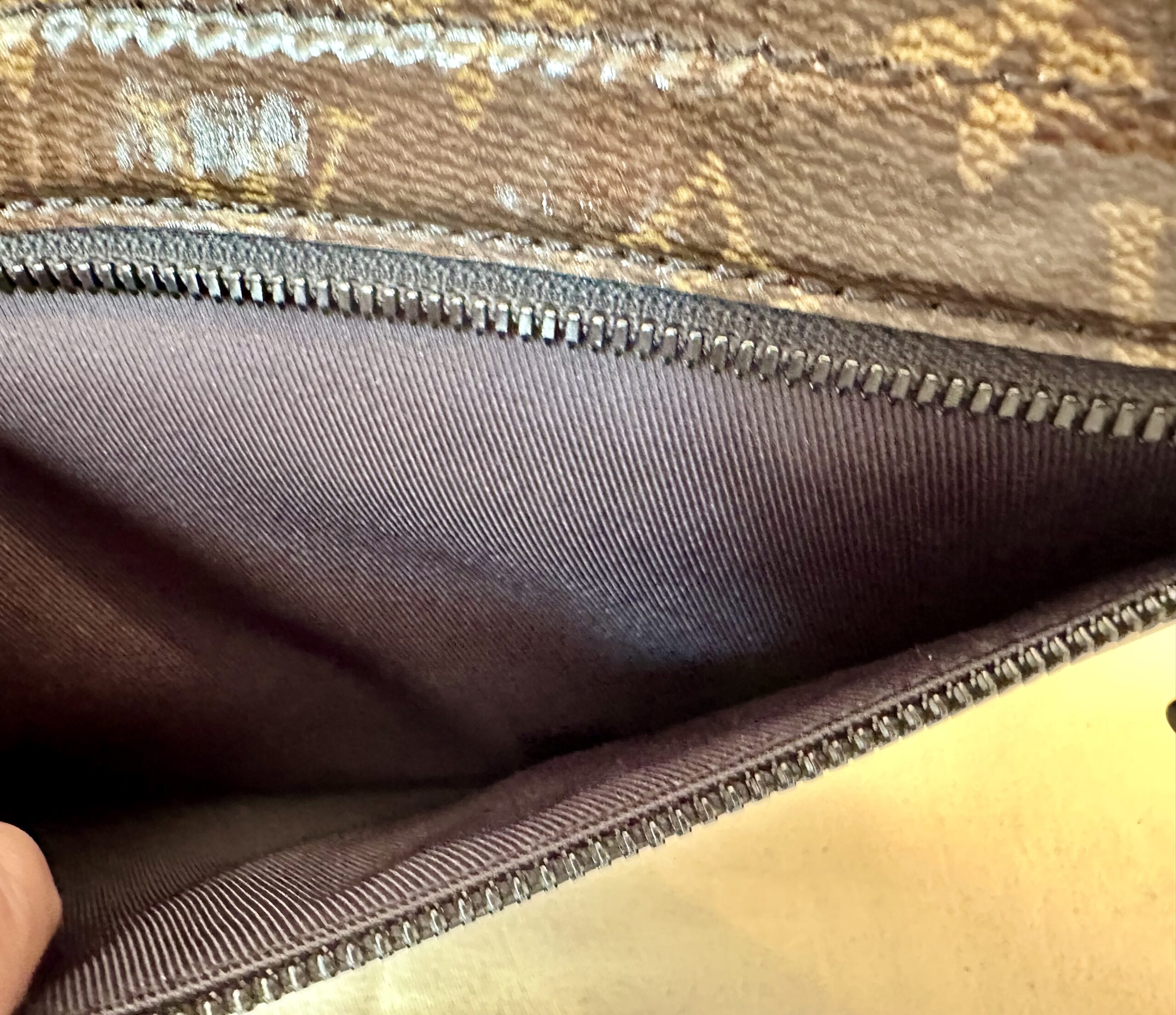 LOUIS VUITTON Pochette Cosmos GLAZE (Glasur) Sonderedition mit Sonderstempel innen – Bild 7