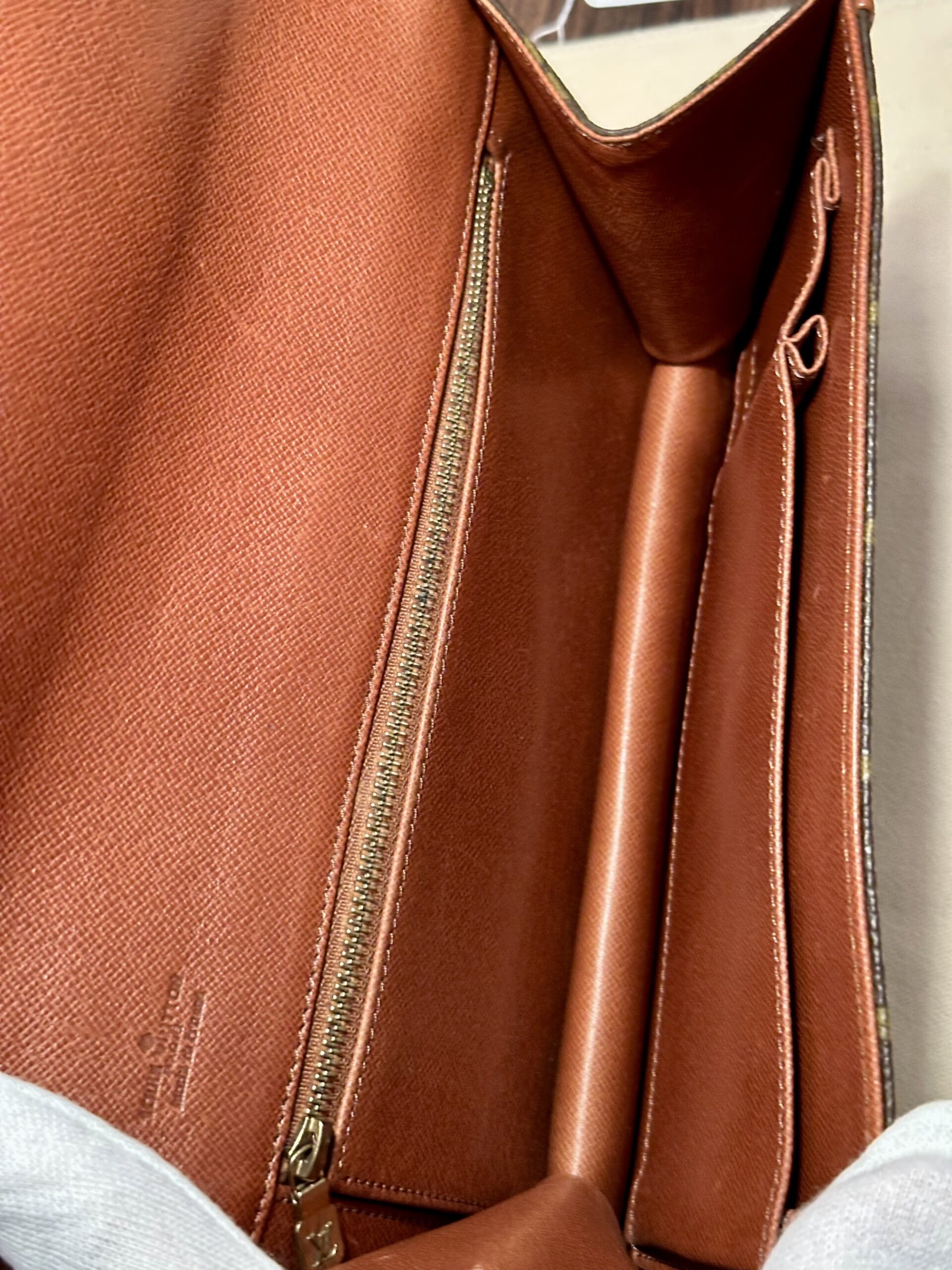 LOUIS VUITTON Pochette Dame M51810, Datacode 843 – Bild 7