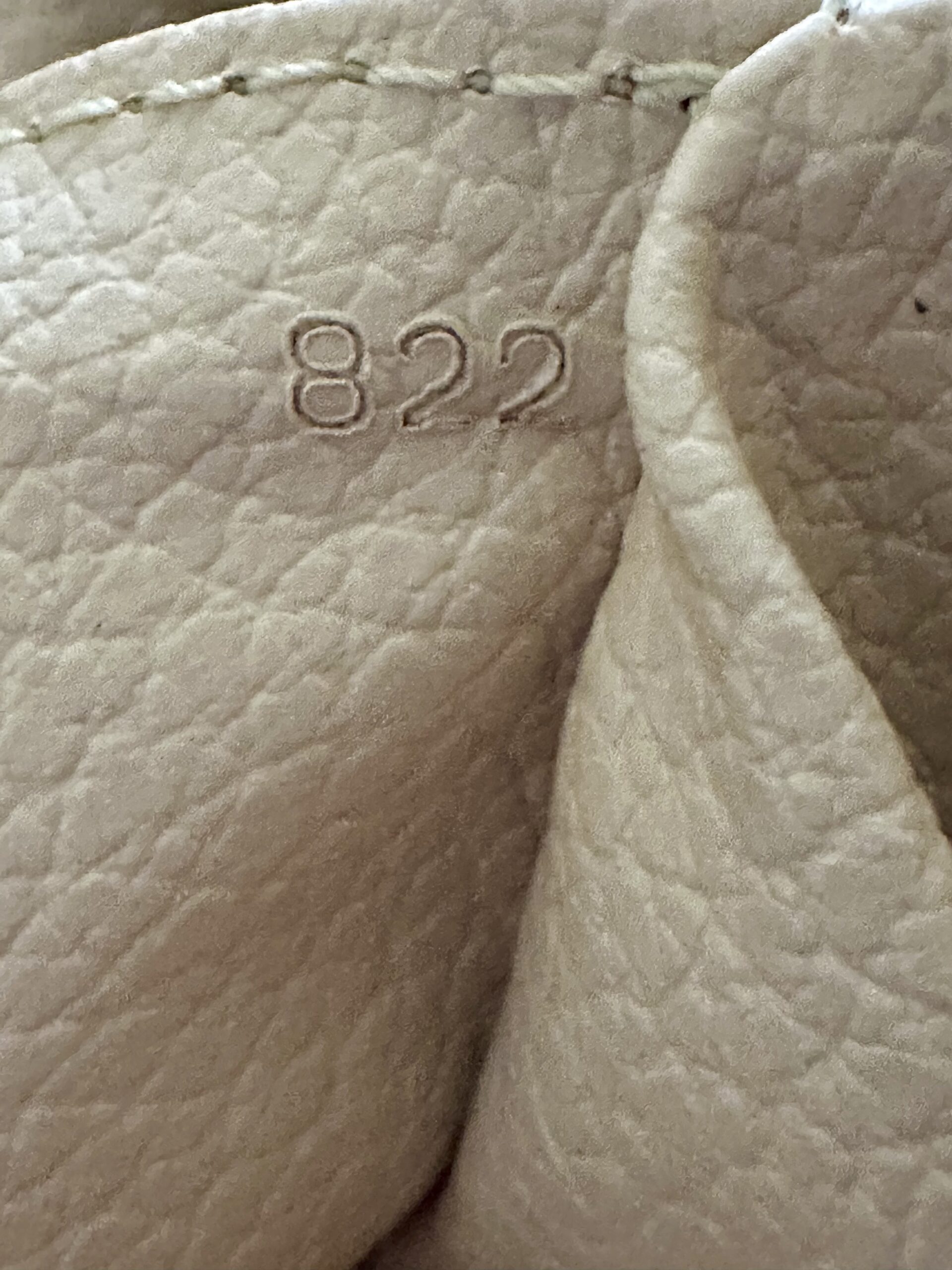 LOUIS VUITTON Trousse Toilette 28 monogram, M47522, Datacode 822 – Bild 15