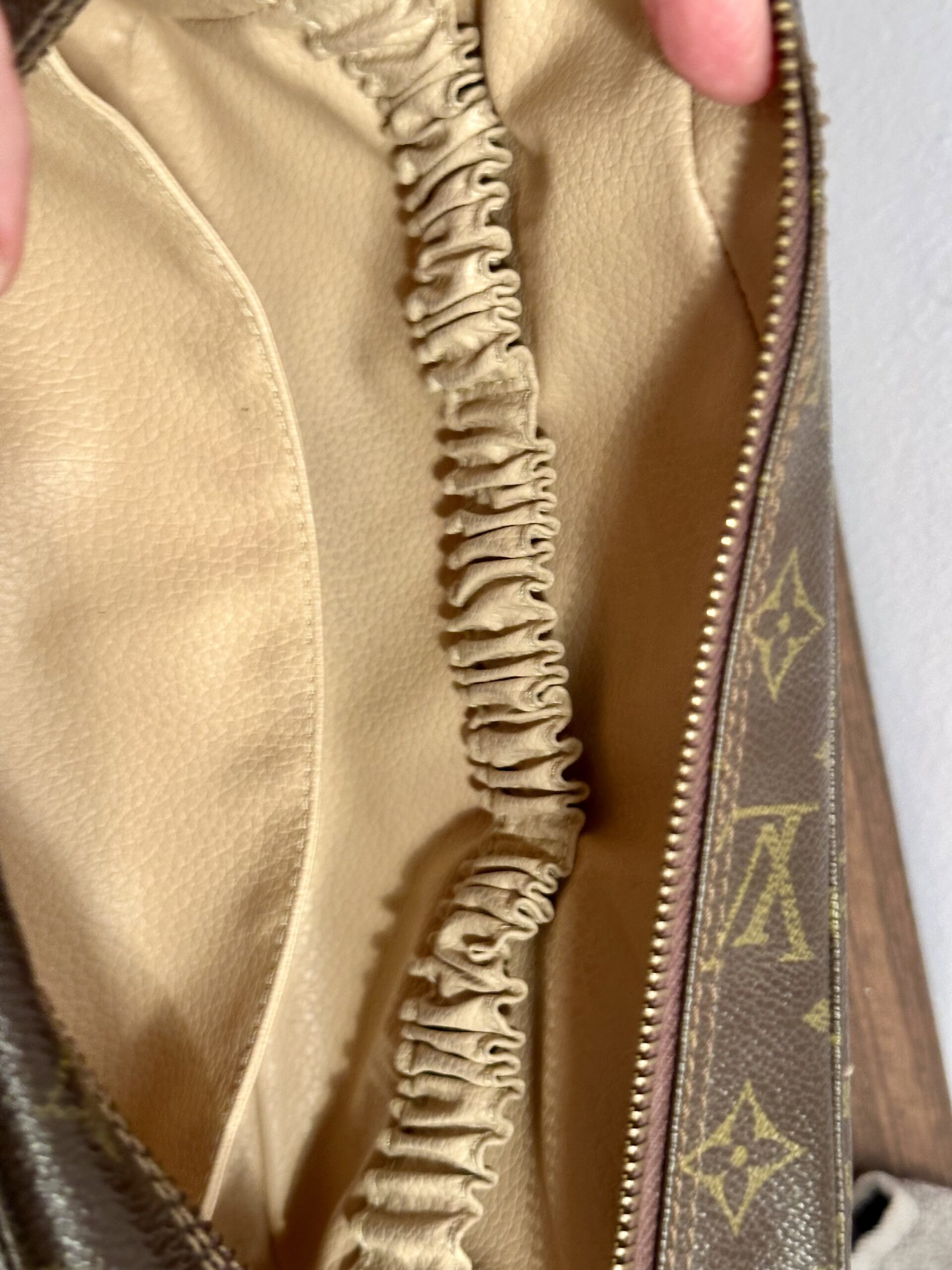 LOUIS VUITTON Trousse Toilette 28 monogram, M47522, Datacode 822 – Bild 4