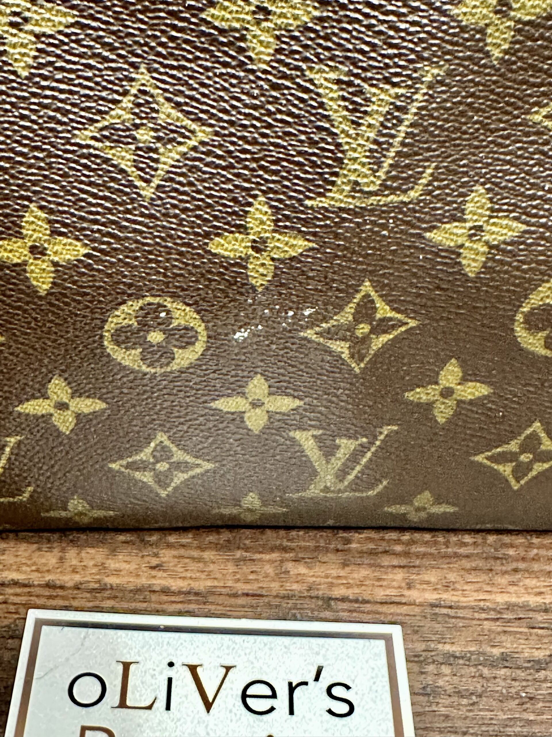 LOUIS VUITTON Trousse Toilette 28 monogram, M47522, Datacode 822 – Bild 7