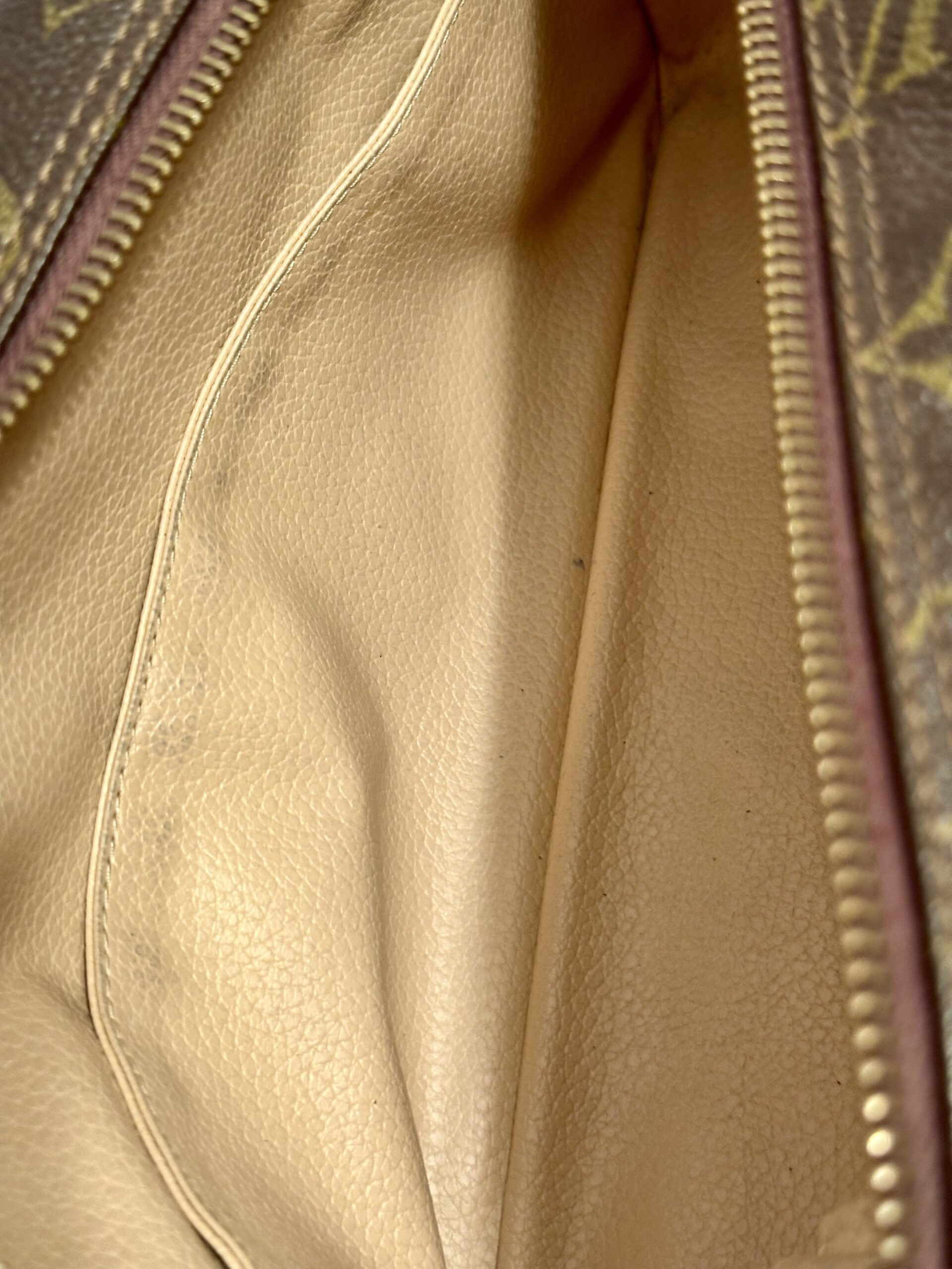 LOUIS VUITTON Trousse Toilette 28 monogram, M47522, Datacode 822 – Bild 6