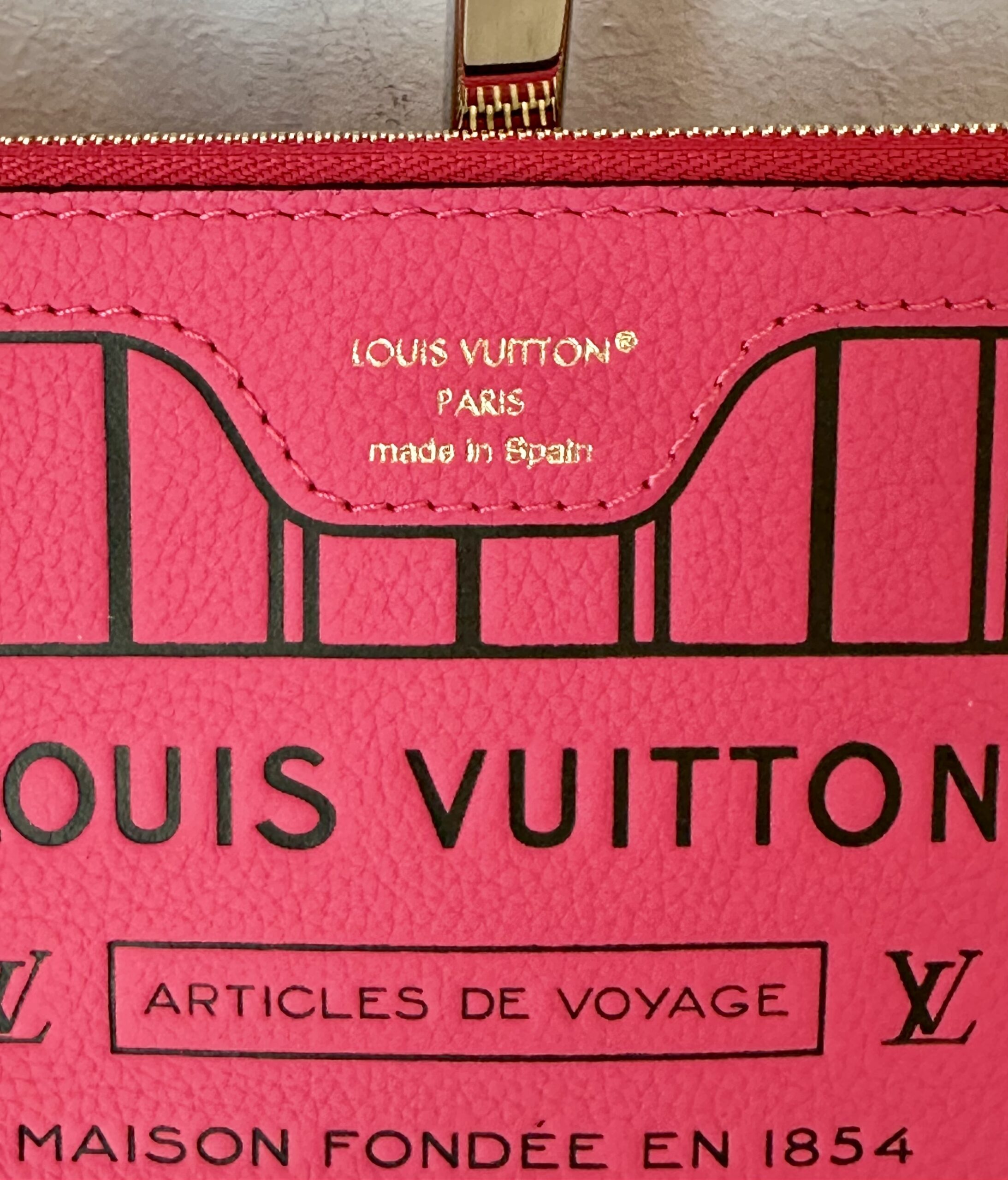 LOUIS VUITTON Pochette Inside out aus der Neverfull BB fuchsia unbenutzt – Bild 2