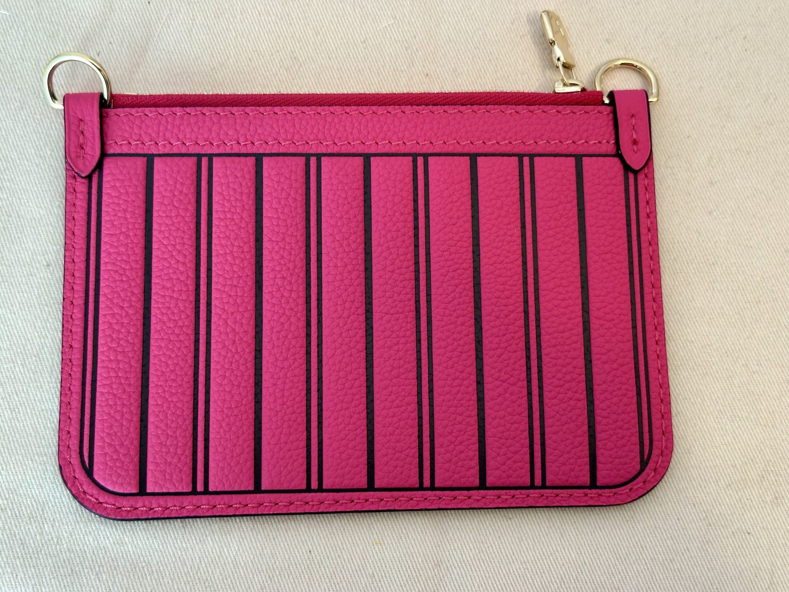 LOUIS VUITTON Pochette Inside out aus der Neverfull BB fuchsia unbenutzt – Bild 3