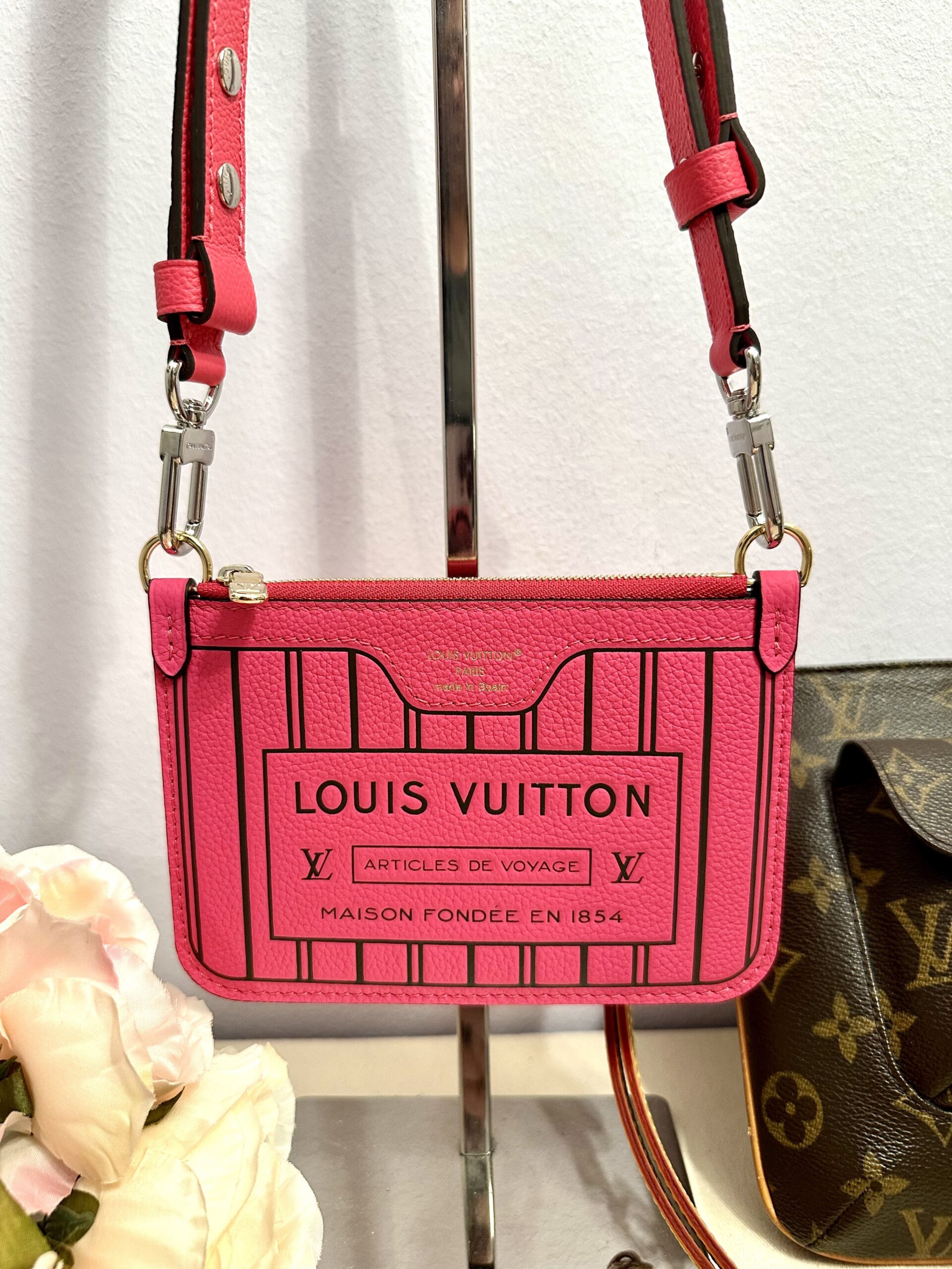 LOUIS VUITTON Pochette Inside out aus der Neverfull BB fuchsia unbenutzt – Bild 7