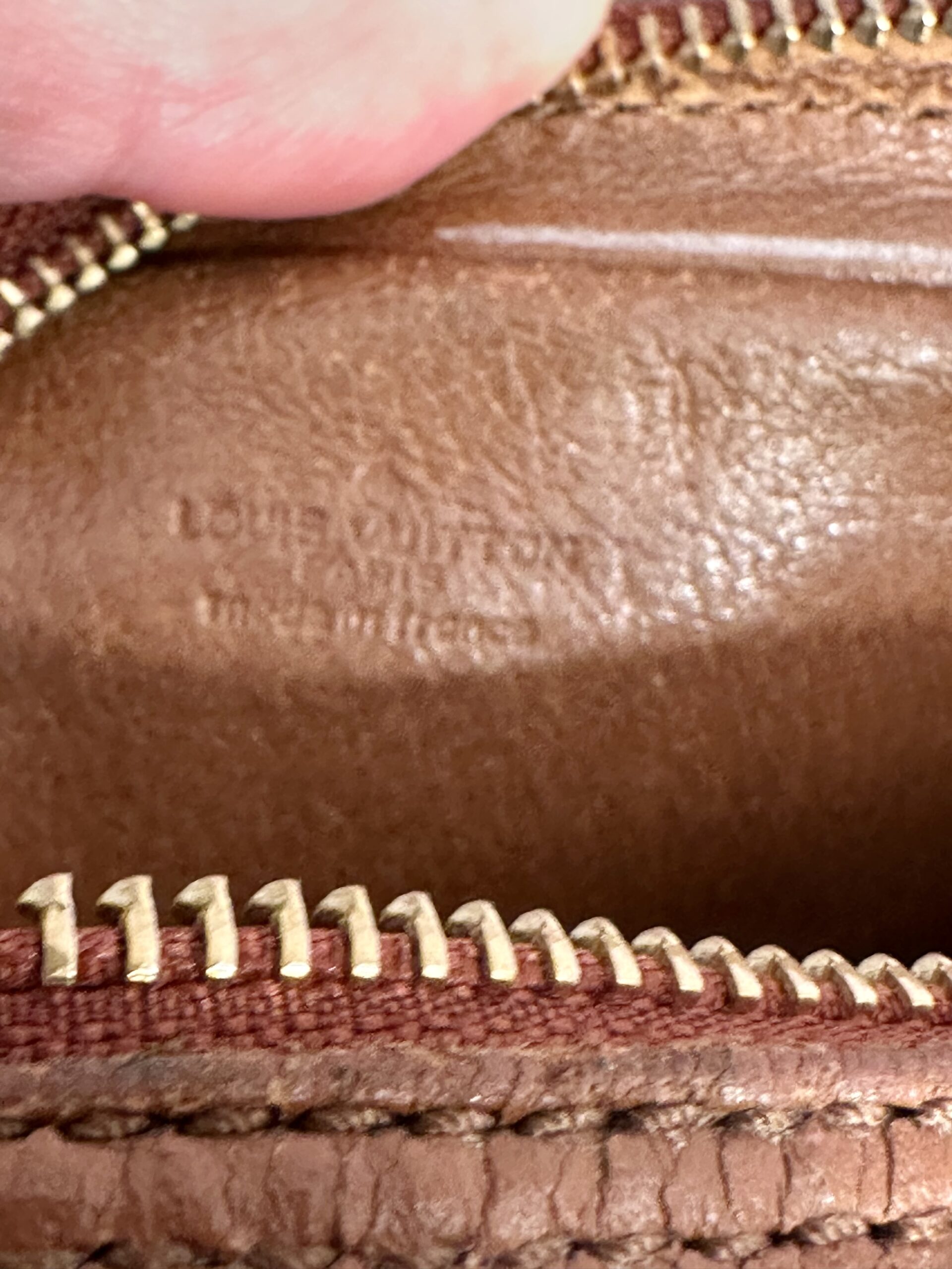 LOUIS VUITTON Pochette Sport, M51860, Datacode 834 mit D-Ringen und originaler LV-Kette – Bild 12