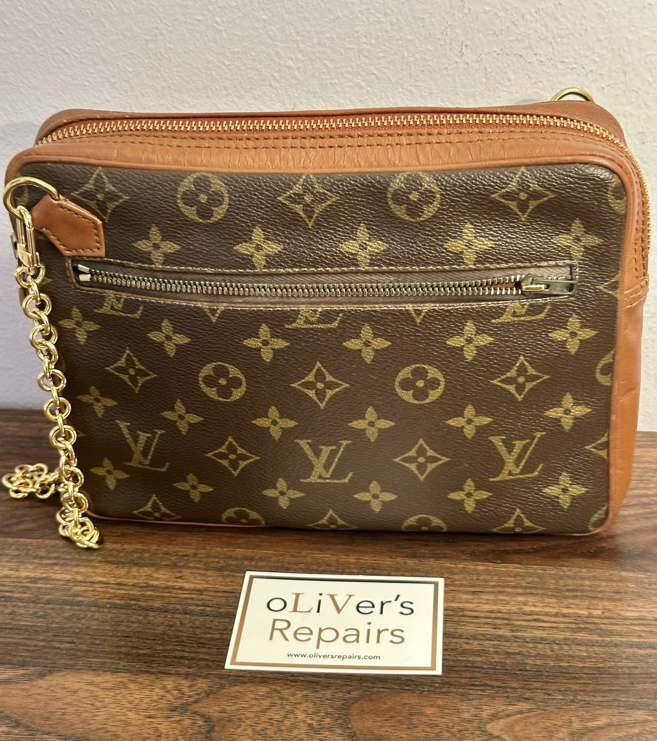 LOUIS VUITTON Pochette Sport, M51860, Datacode 834 mit D-Ringen und originaler LV-Kette – Bild 5
