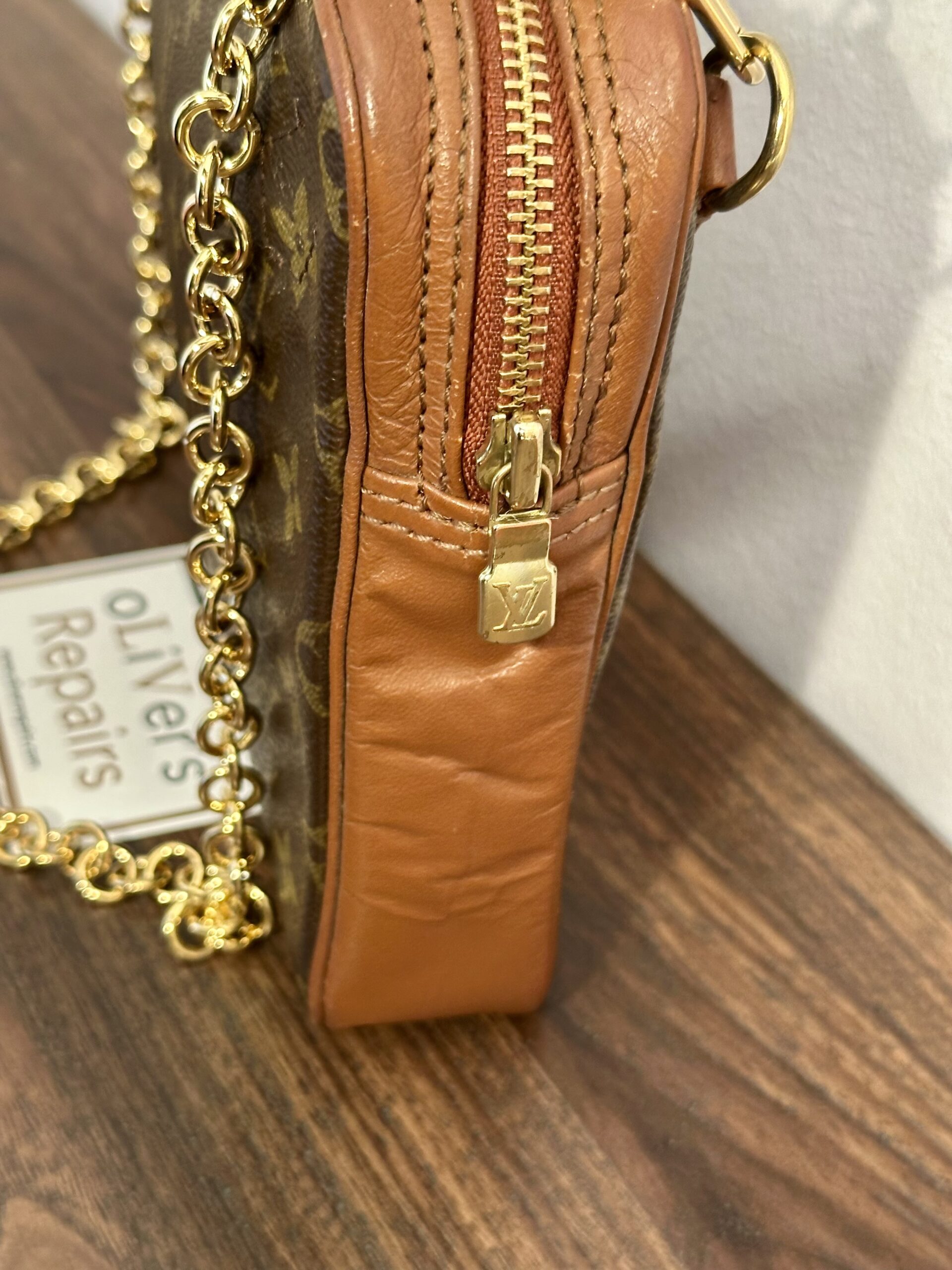 LOUIS VUITTON Pochette Sport, M51860, Datacode 834 mit D-Ringen und originaler LV-Kette – Bild 7