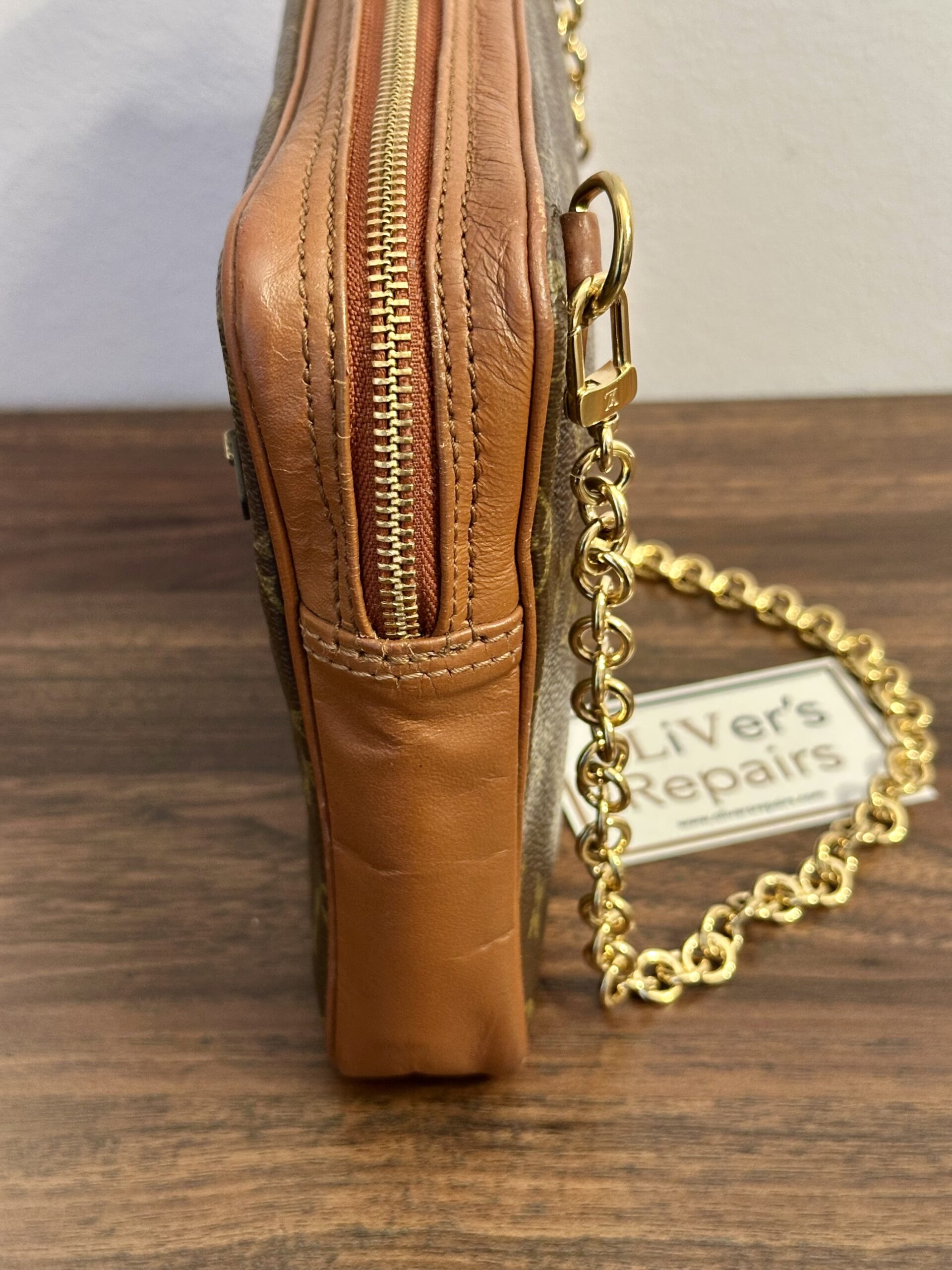 LOUIS VUITTON Pochette Sport, M51860, Datacode 834 mit D-Ringen und originaler LV-Kette – Bild 8