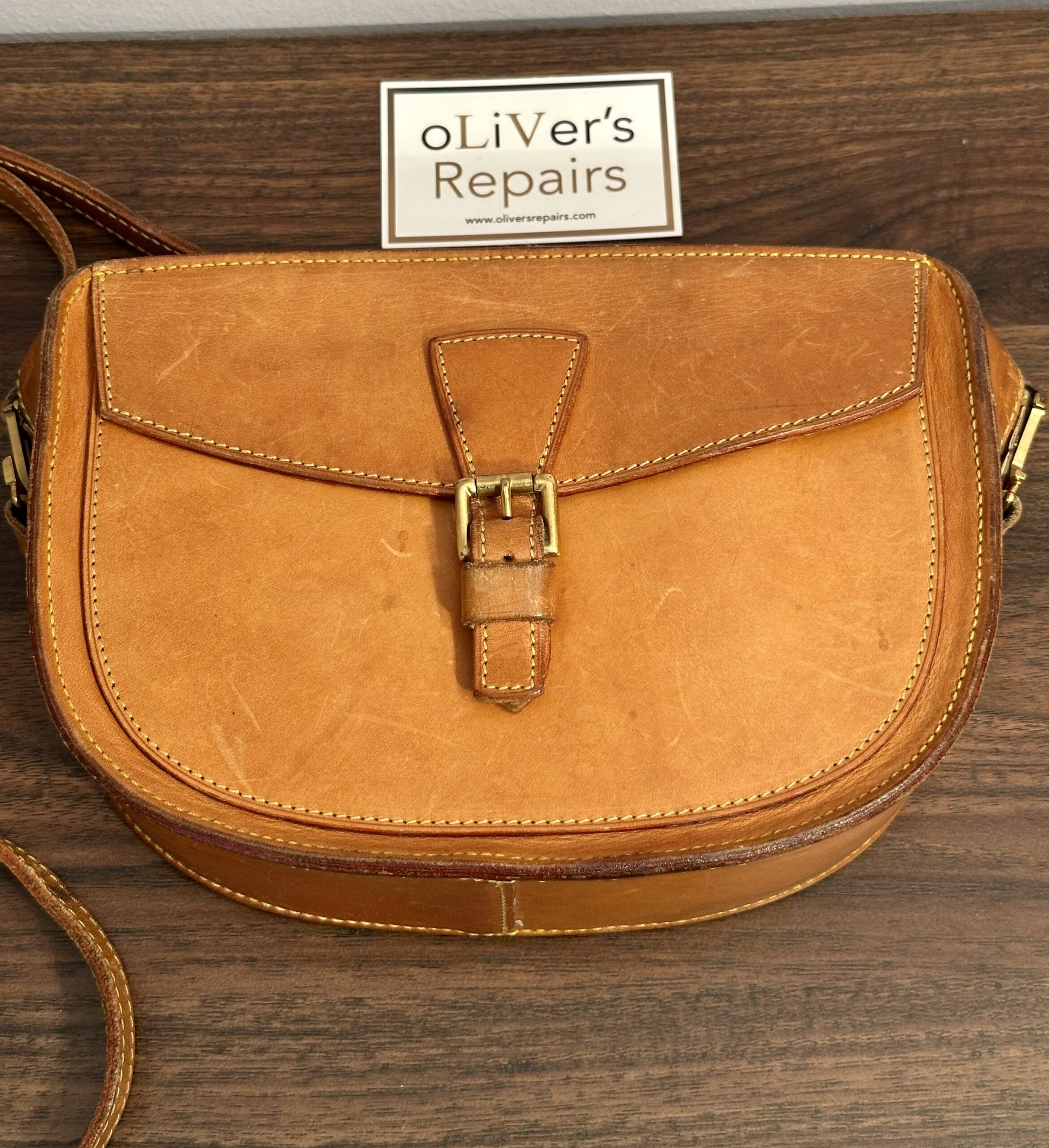 LOUIS VUITTON Sac Jeune Fille 23 VVN-Leder, M51627, Datacode 823, mit EINZIGARTIGEN LV-Beschlägen – Bild 2