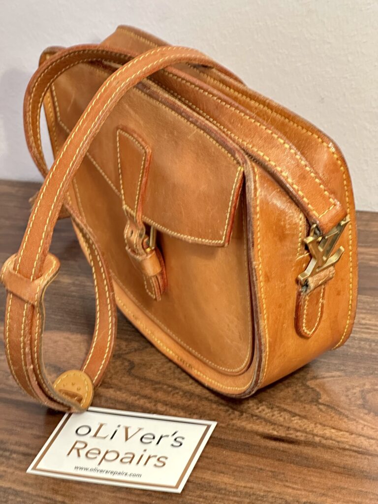 LOUIS VUITTON  Sac Jeune Fille 23 VVN-Leder, M51627, Datacode 823, mit EINZIGARTIGEN LV-Beschlägen