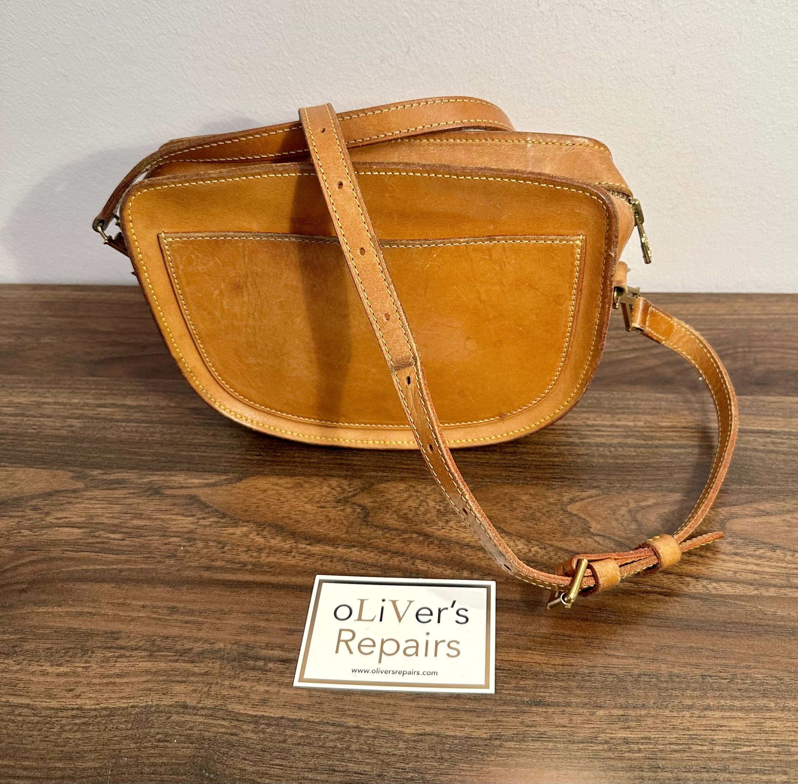 LOUIS VUITTON Sac Jeune Fille 23 VVN-Leder, M51627, Datacode 823, mit EINZIGARTIGEN LV-Beschlägen – Bild 5