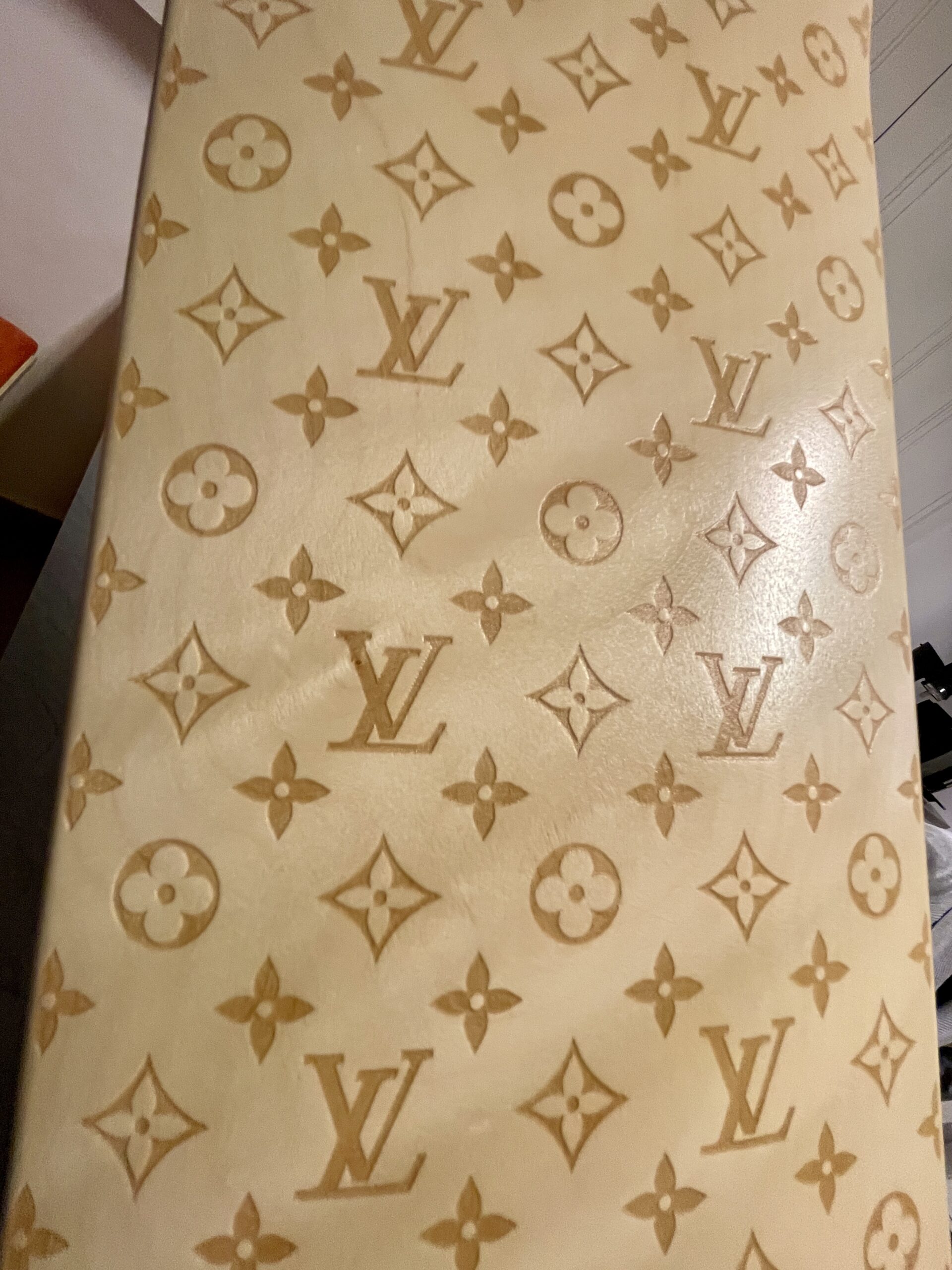 LOUIS VUITTON Skateboard GI0637, Sonder-Edition: Das Monogram in Holz gebrannt! – Bild 10