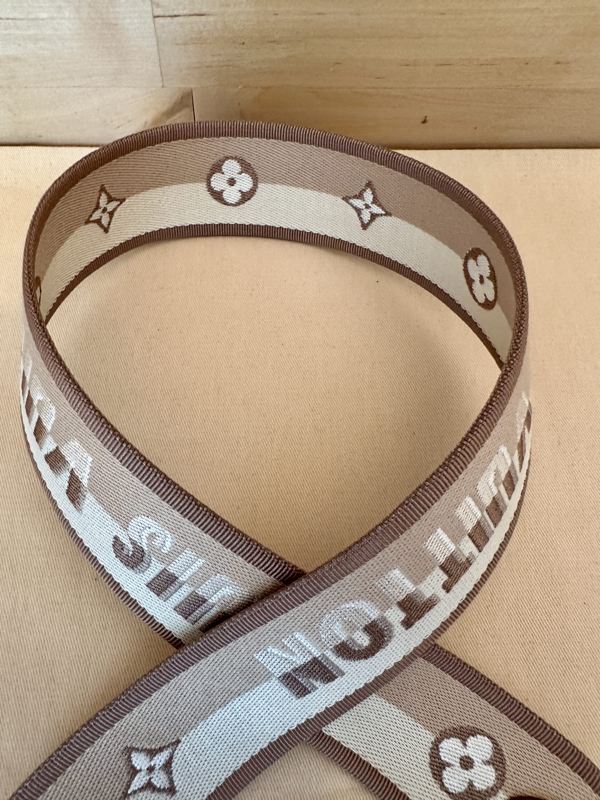LOUIS VUITTON Bandouliere Gurt gewebt, beige Hardware gold – Bild 2