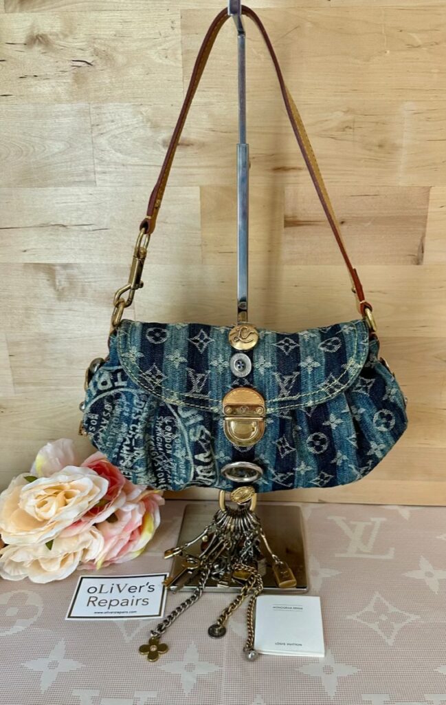 LOUIS VUITTON Judy Blame, Special Edition, Ikonische Pleaty Denim Raye, M95332