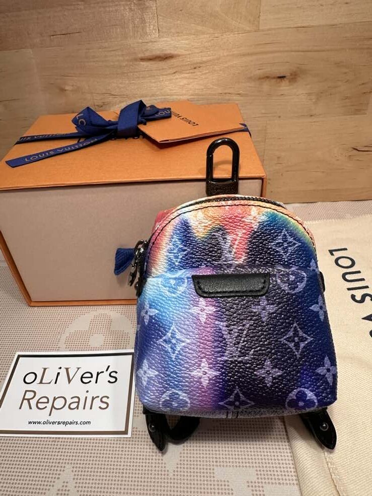 LOUIS VUITTON Backpack Key Holder, Monogram Sunset Porte Cles M00482