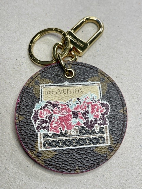 LOUIS VUITTON Bagcharm, M61028,Porte-Clés Illustré Posies, Flower Trunk – Bild 14