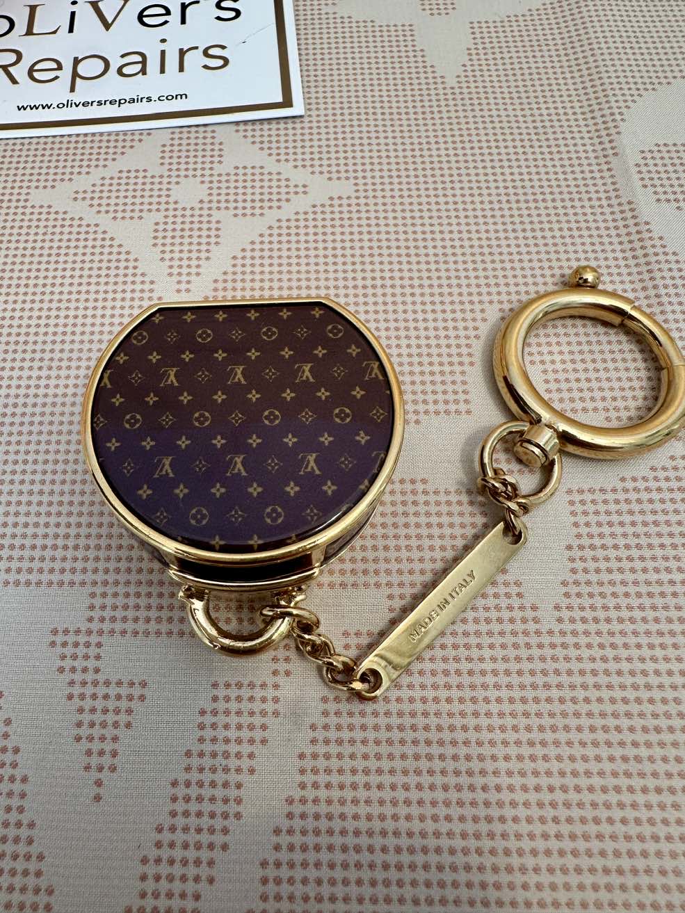 LOUIS VUITTON Bagcharm, Taschenanhänger, Spiegel Boite Chapeau, M62230 – Bild 7