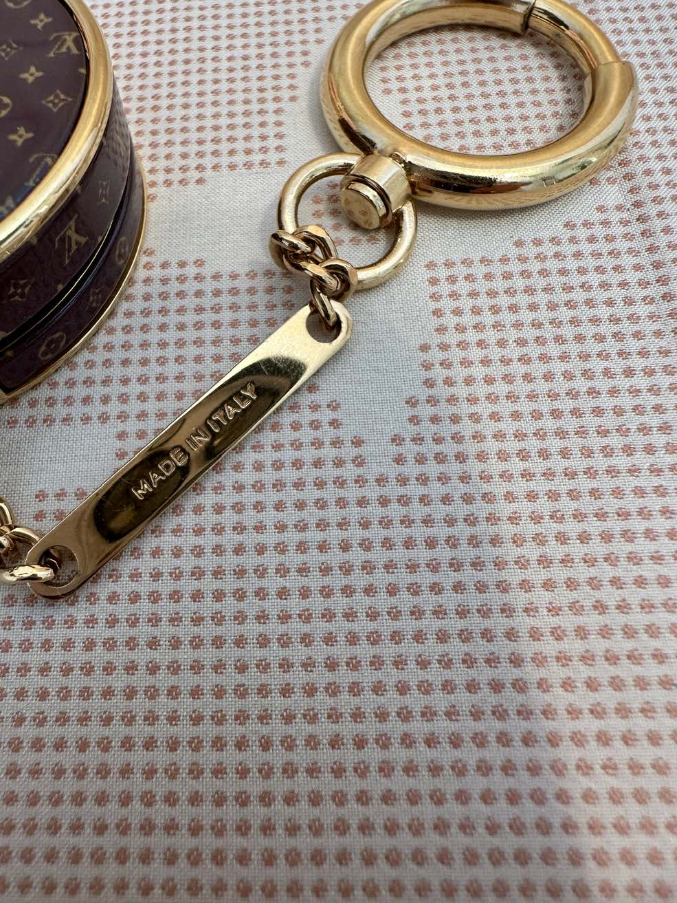 LOUIS VUITTON Bagcharm, Taschenanhänger, Spiegel Boite Chapeau, M62230 – Bild 10