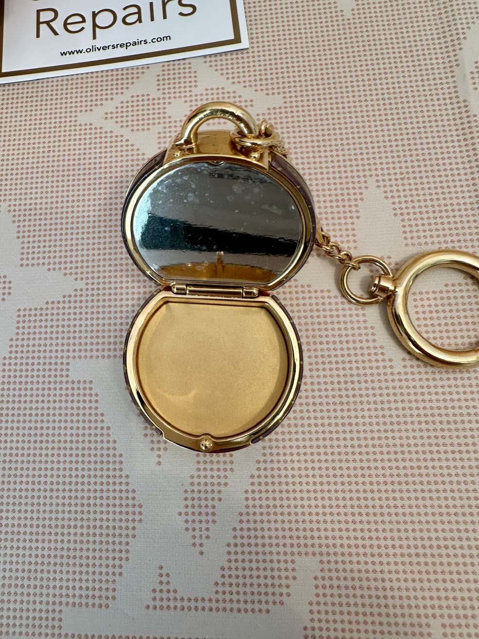 LOUIS VUITTON Bagcharm, Taschenanhänger, Spiegel Boite Chapeau, M62230 – Bild 9