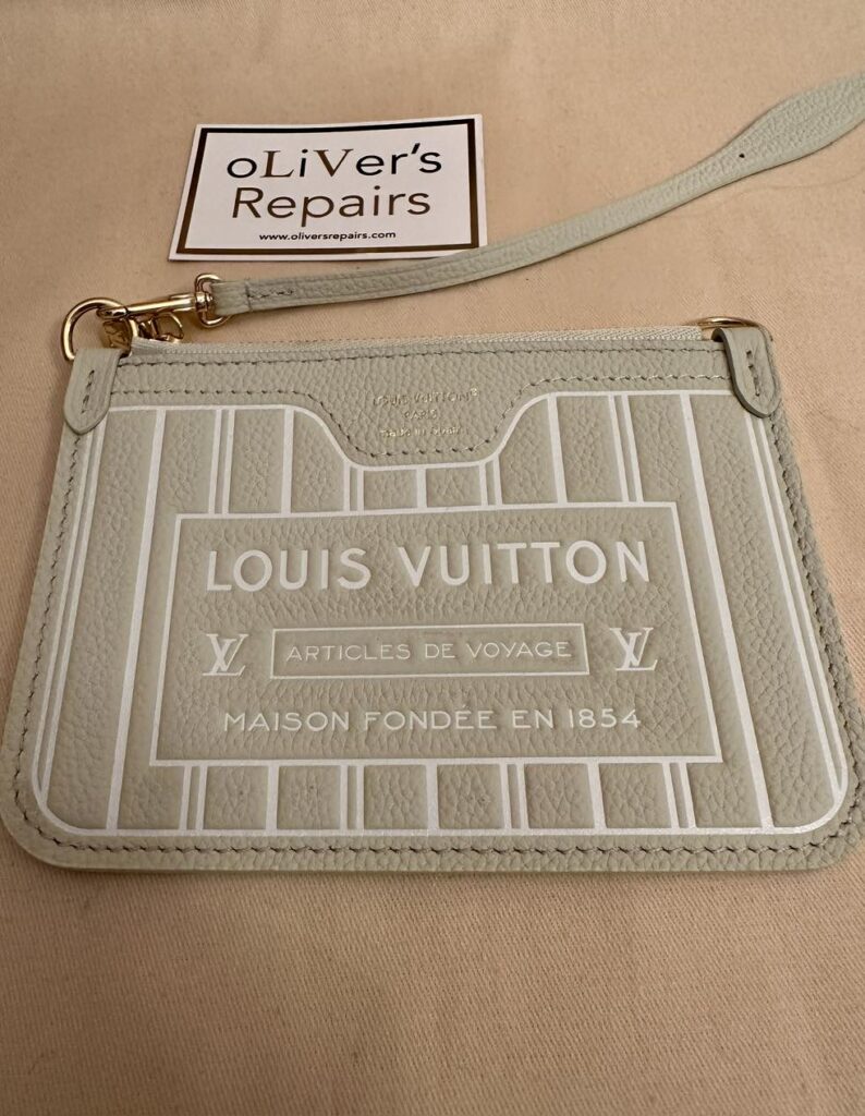 LOUIS VUITTON Pochette aus Neverfull Insideout grey mit Strap