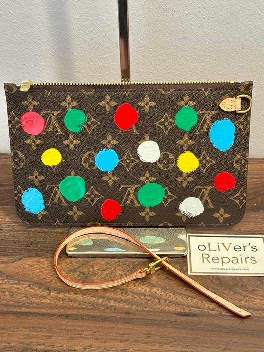 LOUIS VUITTON x Yayoi Kusama Pochette Neverfull Dots mit Strap